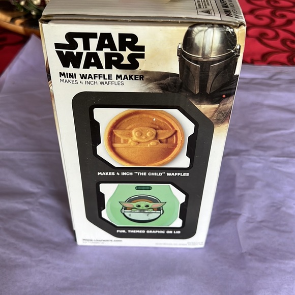 Star Wars Mandalorian waffle maker - Picture 2 of 3
